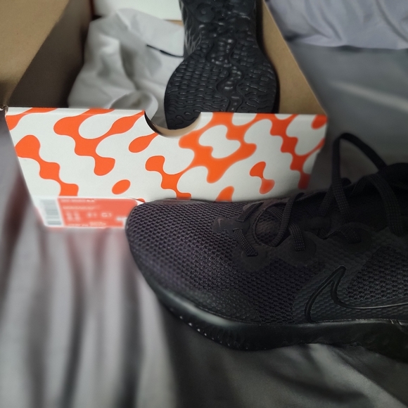 Mens Shoes - Picture 3 of 15